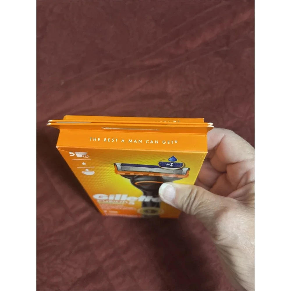 Gillette Fusion 5 Power À Pile Razor, 1 Razor Handle, 2 Cartridge On The Go Gift